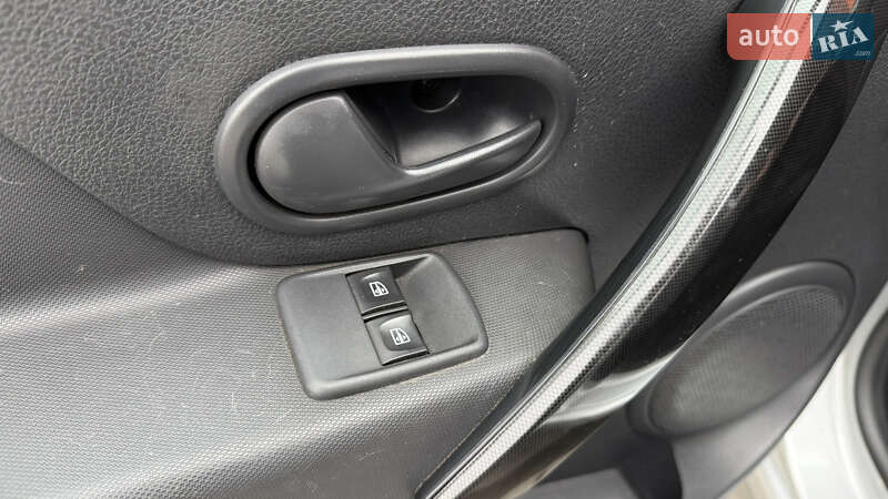 Седан Renault Logan 2017 в Киеве фото 19 Седан Renault Logan 2017 в Киеве