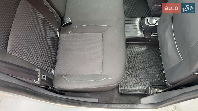 Седан Renault Logan 2017 в Киеве фото 35 Седан Renault Logan 2017 в Киеве