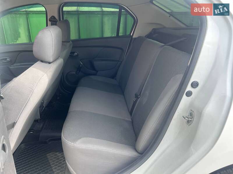 Седан Renault Logan 2014 в Киеве фото 9 Седан Renault Logan 2014 в Киеве