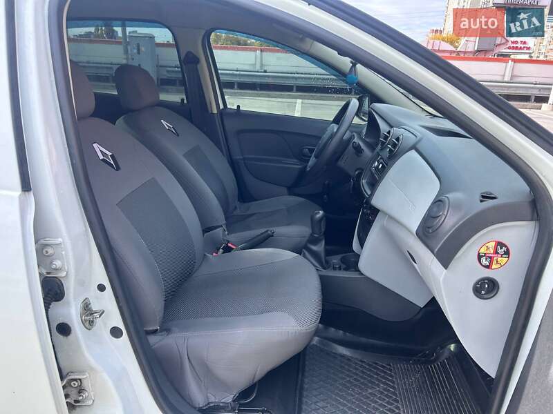 Седан Renault Logan 2014 в Киеве фото 12 Седан Renault Logan 2014 в Киеве
