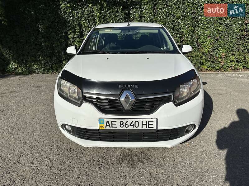 Седан Renault Logan 2013 в Днепре
