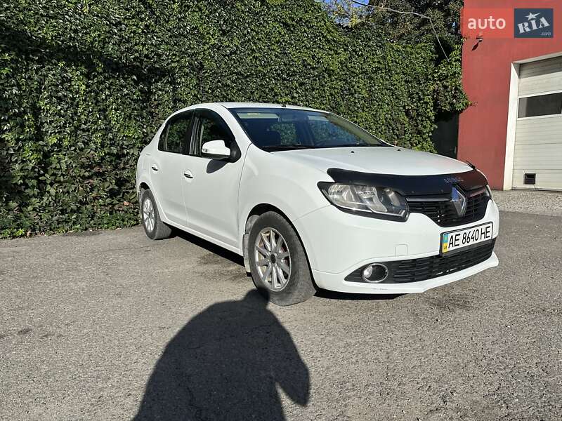 Седан Renault Logan 2013 в Днепре