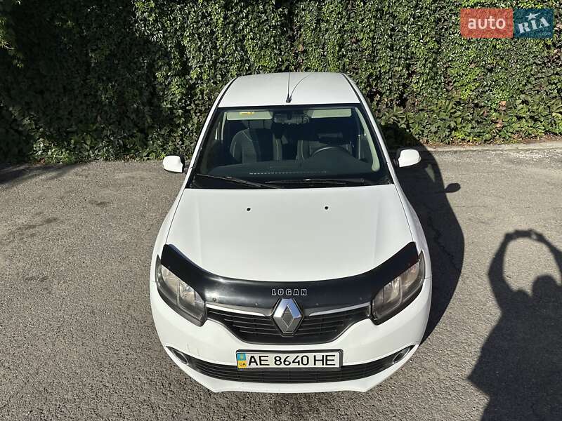 Седан Renault Logan 2013 в Днепре