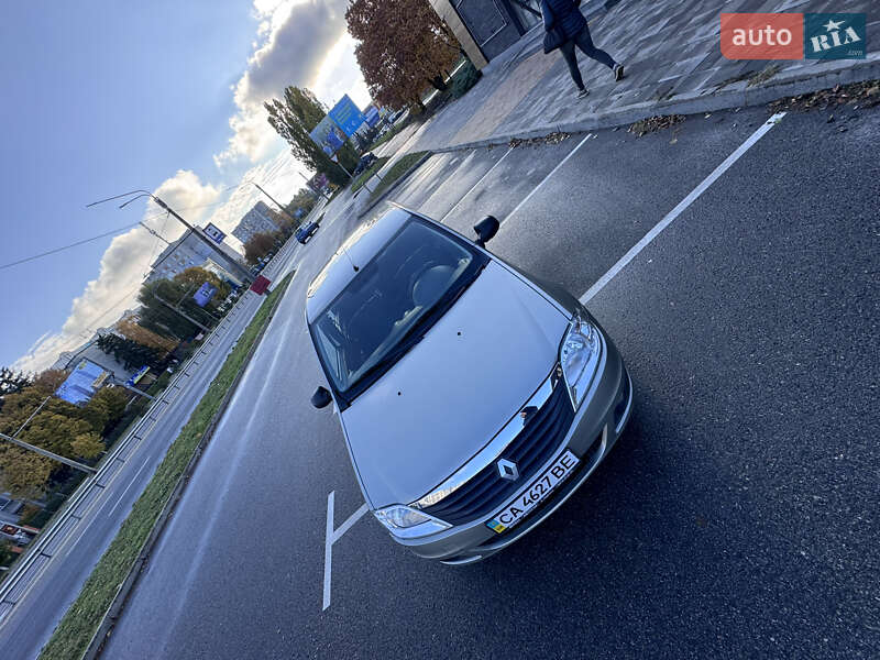 Седан Renault Logan 2011 в Черкассах фото 2 Седан Renault Logan 2011 в Черкассах