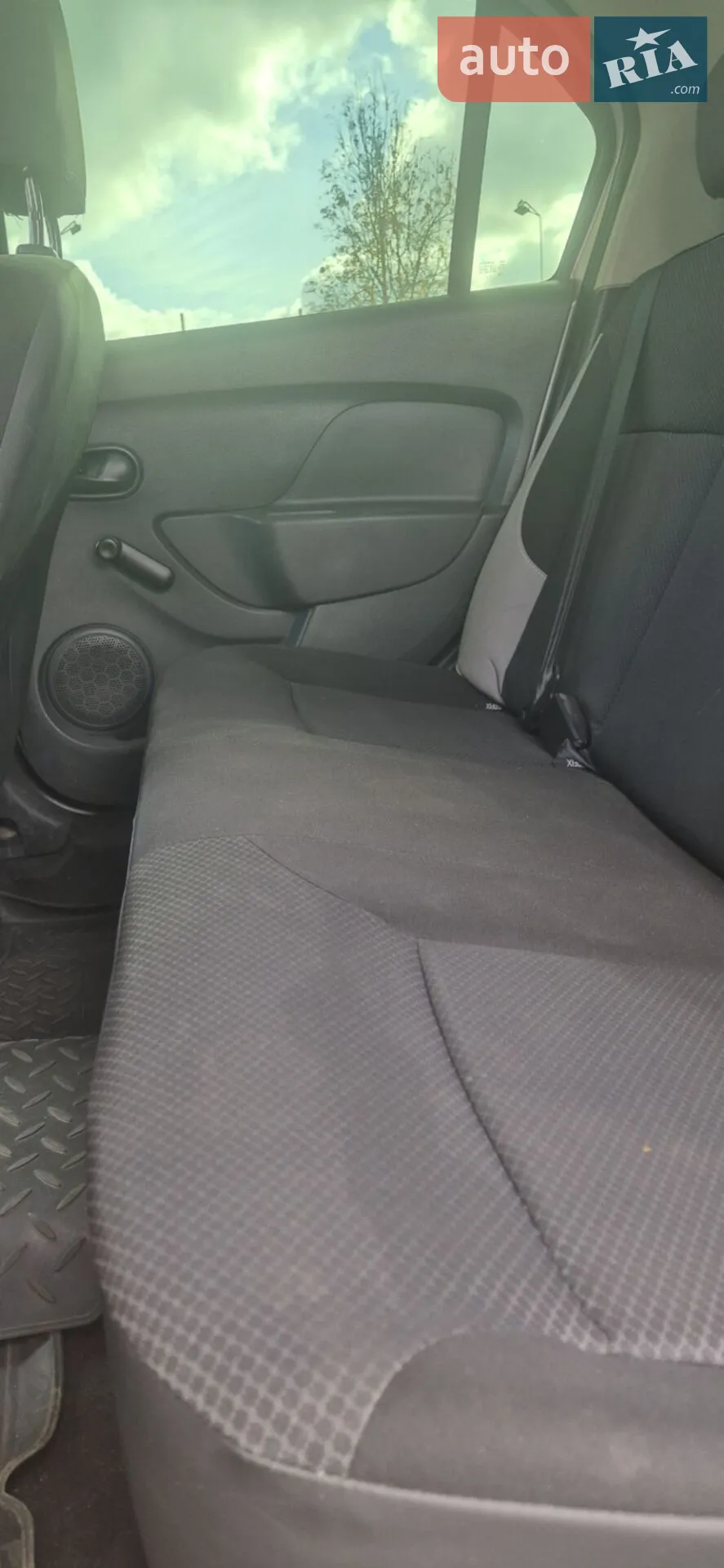 2013 Renault Logan - мініатюра 2