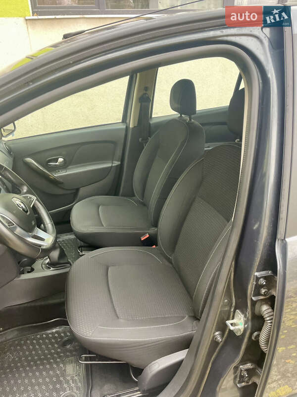 Седан Renault Logan 2017 в Марганце