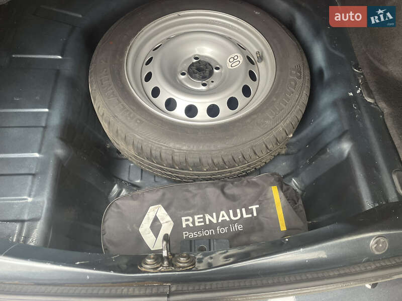 Седан Renault Logan 2017 в Марганце