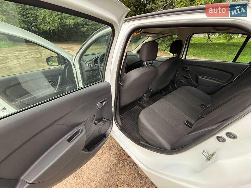 Седан Renault Logan 2013 в Львове фото 18 Седан Renault Logan 2013 в Львове