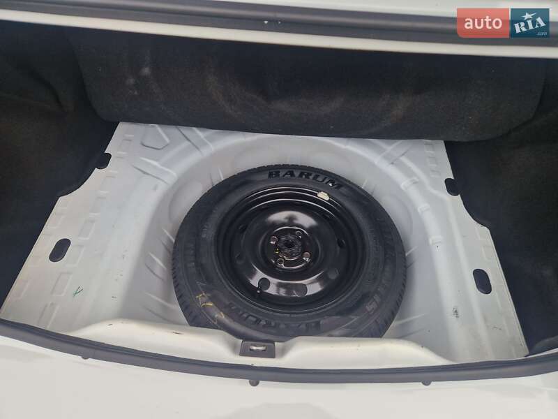 Седан Renault Logan 2012 в Харькове фото 20 Седан Renault Logan 2012 в Харькове