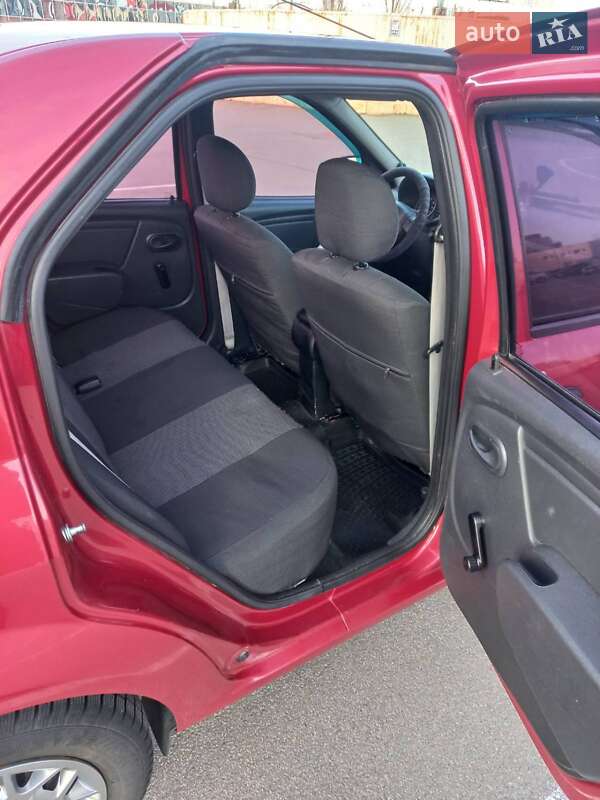 Седан Renault Logan 2012 в Киеве