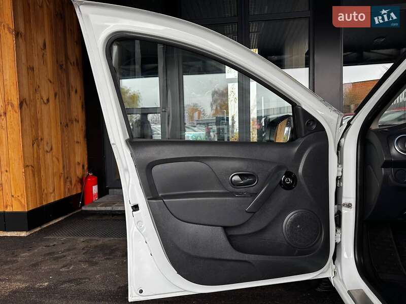 Седан Renault Logan 2015 в Виннице фото 10 Седан Renault Logan 2015 в Виннице