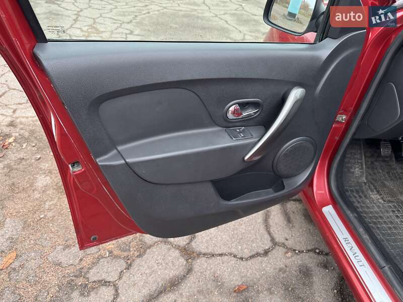 Седан Renault Logan 2013 в Малой Виске