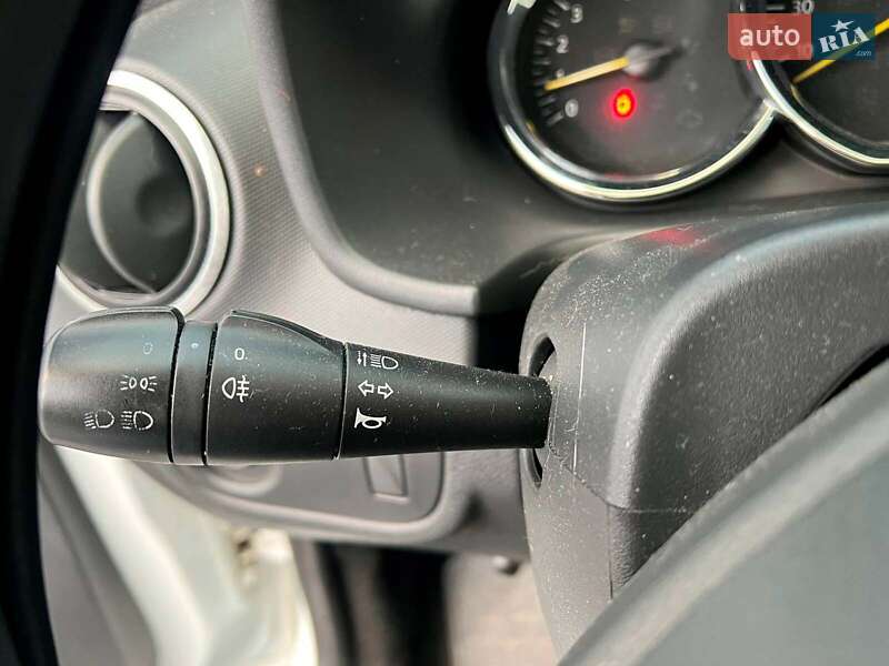 Седан Renault Logan 2016 в Львове фото 23 Седан Renault Logan 2016 в Львове