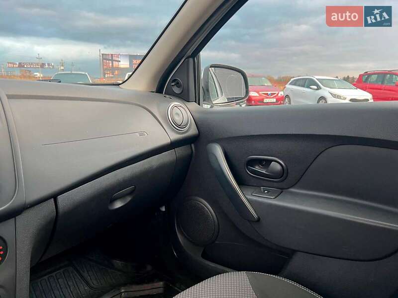 Седан Renault Logan 2016 в Львове фото 28 Седан Renault Logan 2016 в Львове