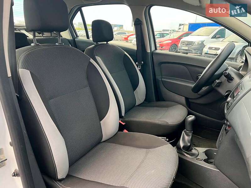 Седан Renault Logan 2016 в Львове фото 32 Седан Renault Logan 2016 в Львове