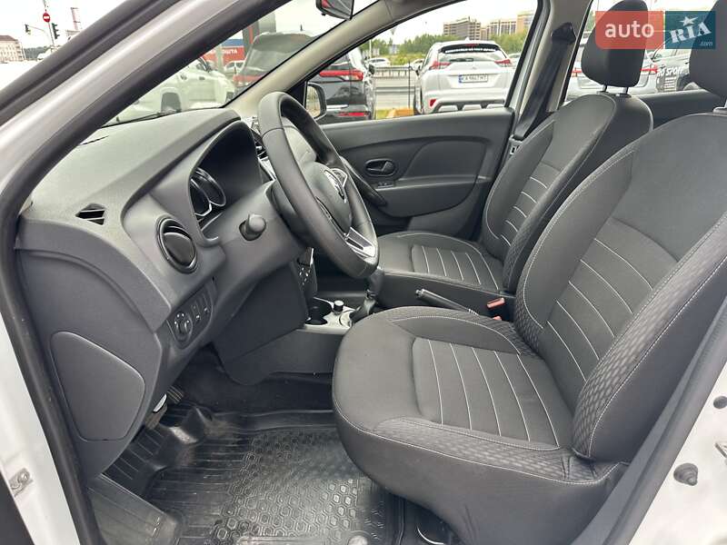 Седан Renault Logan 2021 в Киеве