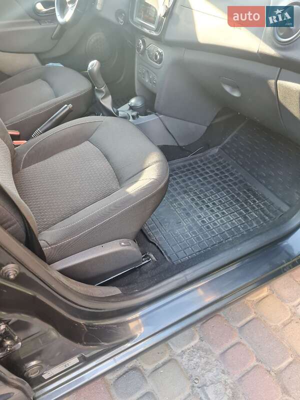 Седан Renault Logan 2019 в Черновцах