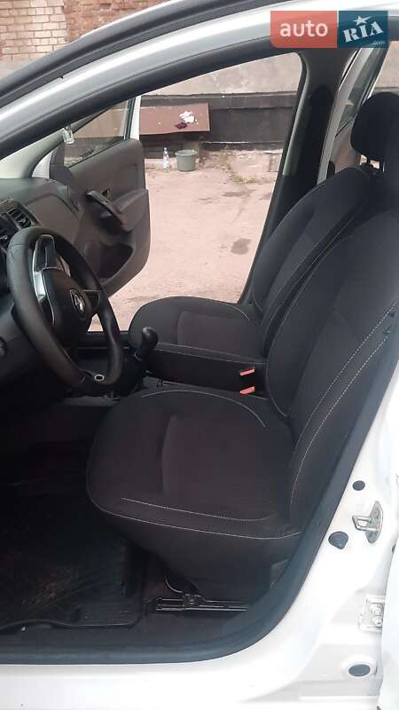 Седан Renault Logan 2019 в Кривом Роге фото 5 Седан Renault Logan 2019 в Кривом Роге