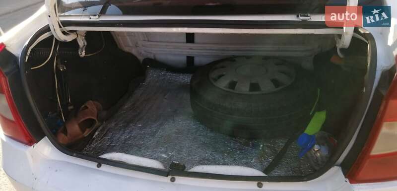 Седан Renault Logan 2012 в Чернівцях