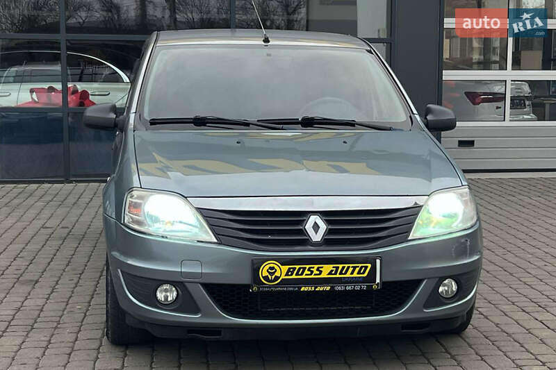 Седан Renault Logan 2011 в Ивано-Франковске