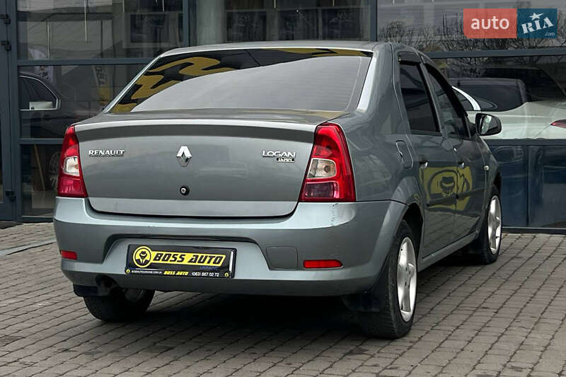 Седан Renault Logan 2011 в Ивано-Франковске