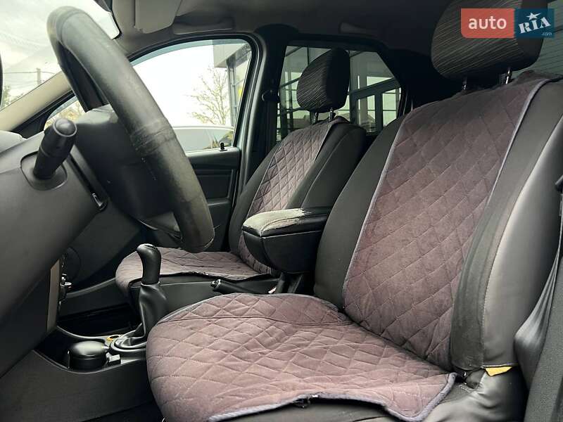 Седан Renault Logan 2011 в Ивано-Франковске