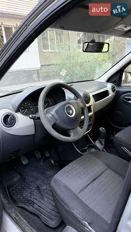 Седан Renault Logan 2010 в Дніпрі