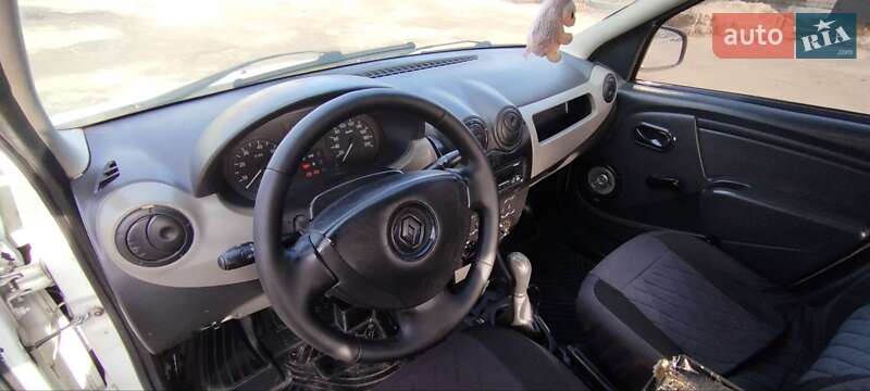 Седан Renault Logan 2011 в Днепре