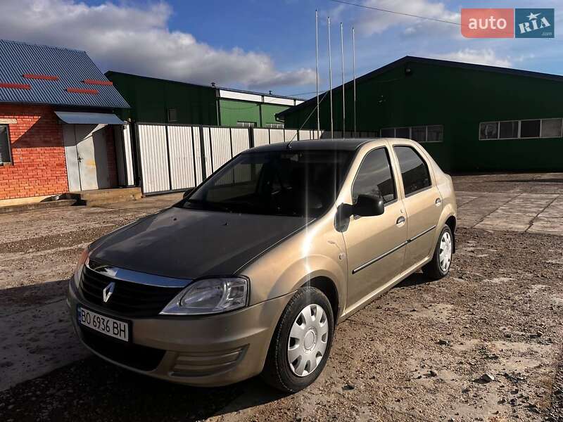 Седан Renault Logan 2010 в Залещиках