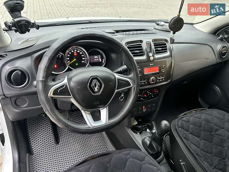 Седан Renault Logan 2017 в Львове