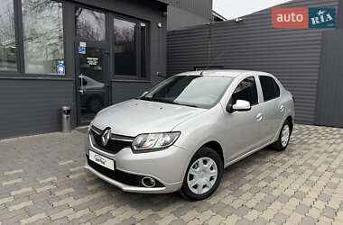 Седан Renault Logan 2016 в Чернівцях