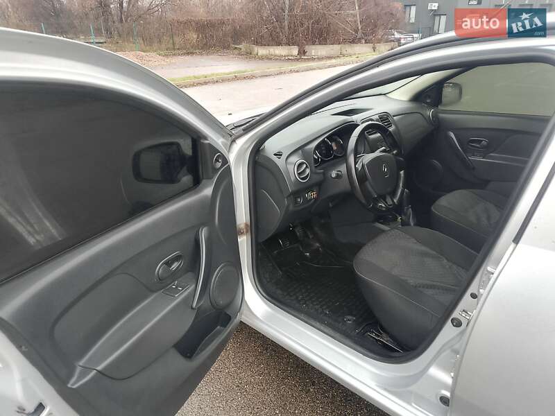 Седан Renault Logan 2016 в Киеве фото 17 Седан Renault Logan 2016 в Киеве