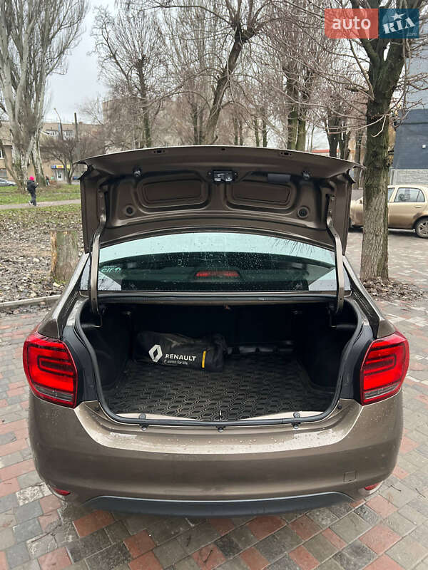 Седан Renault Logan 2017 в Запорожье
