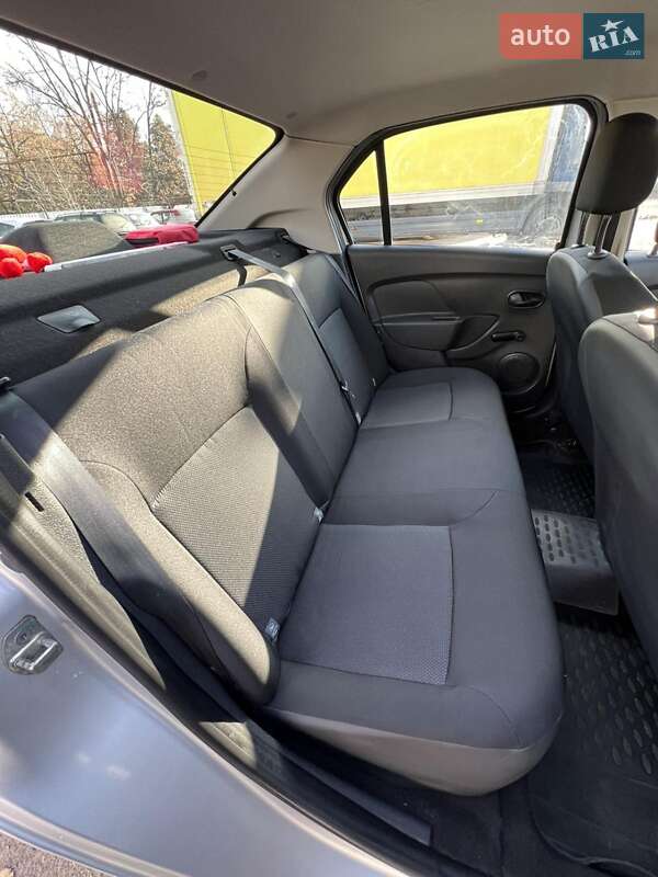 Седан Renault Logan 2014 в Хмельницком