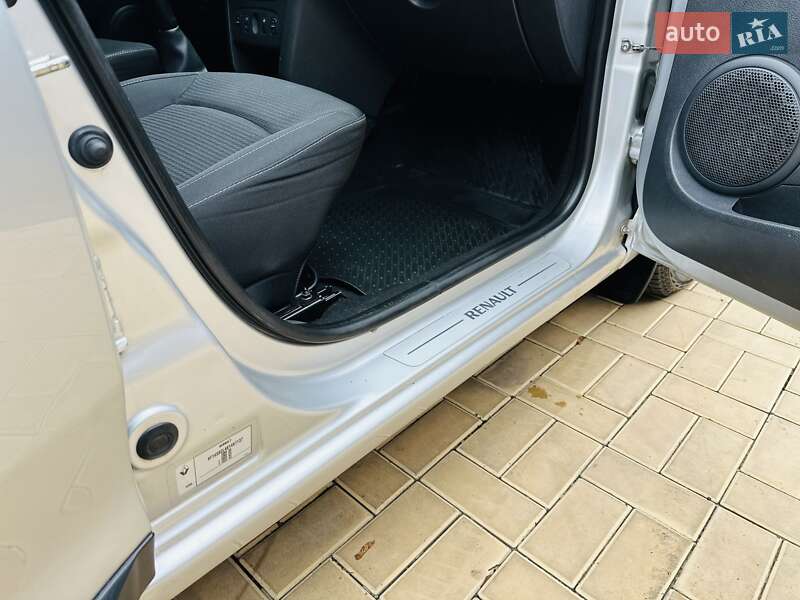 Седан Renault Logan 2018 в Одессе