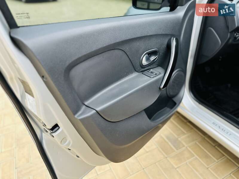 Седан Renault Logan 2018 в Одессе