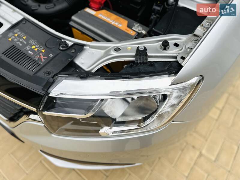 Седан Renault Logan 2018 в Одессе