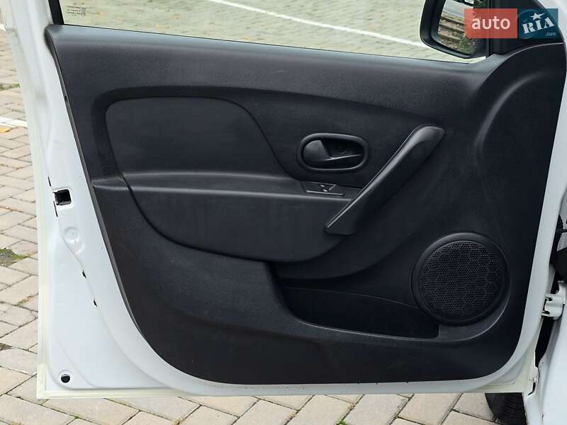 Седан Renault Logan 2013 в Харькове фото 13 Седан Renault Logan 2013 в Харькове