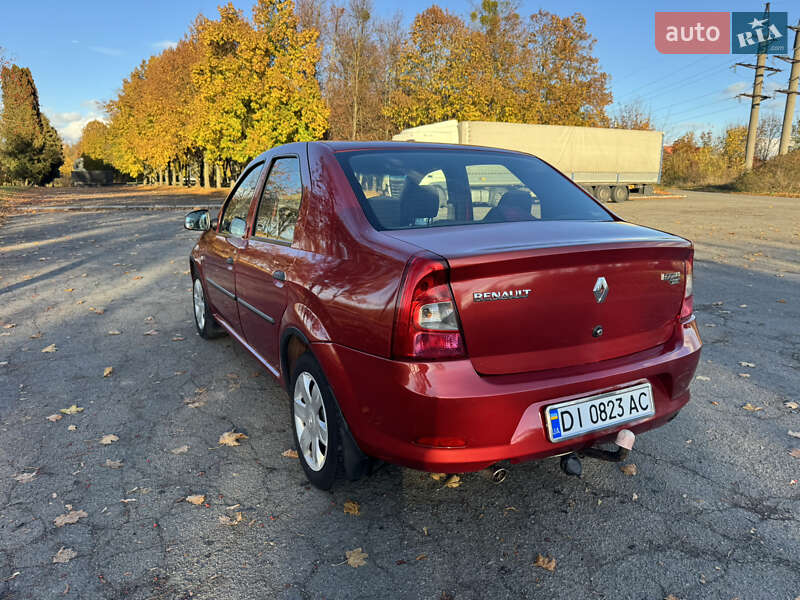 Седан Renault Logan 2012 в Володимирі
