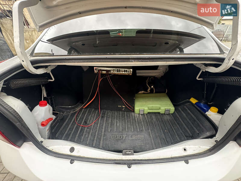 Седан Renault Logan 2015 в Черновцах фото 19 Седан Renault Logan 2015 в Черновцах