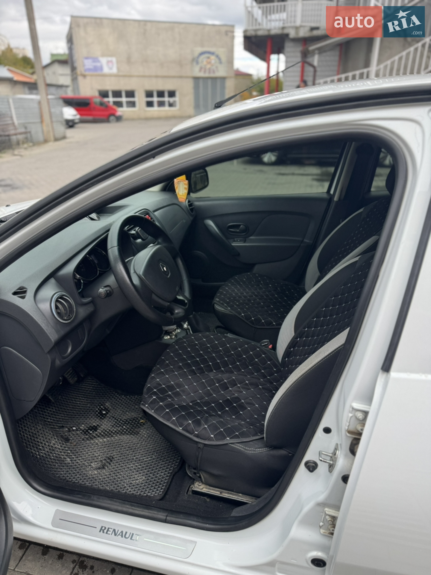 2015 Renault Logan - мініатюра 21