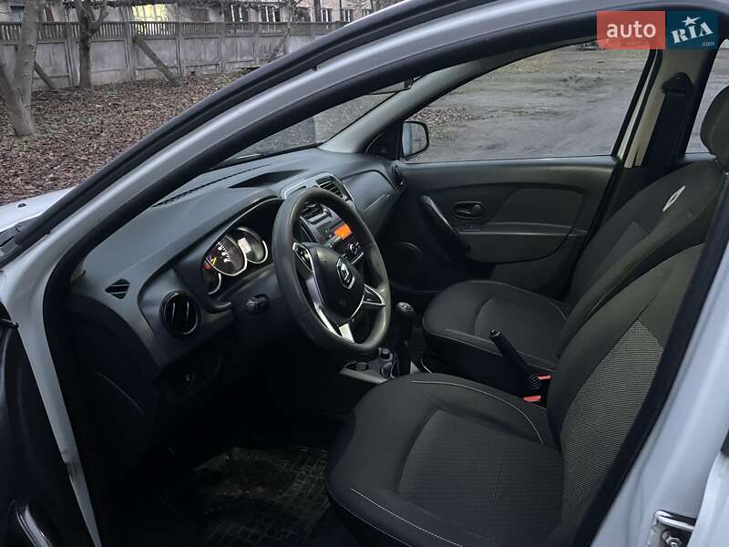 Седан Renault Logan 2017 в Чернигове