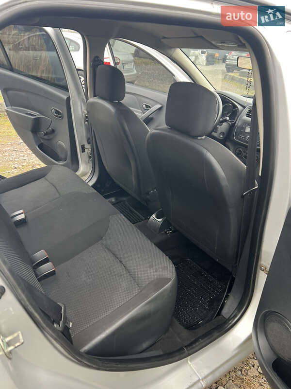 Седан Renault Logan 2013 в Львове фото 11 Седан Renault Logan 2013 в Львове