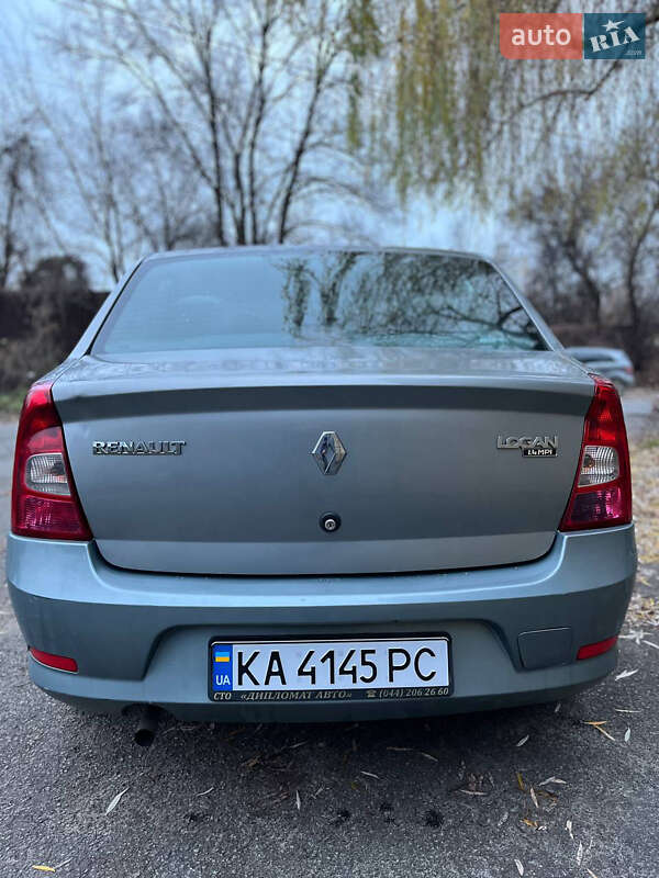 Седан Renault Logan 2010 в Киеве