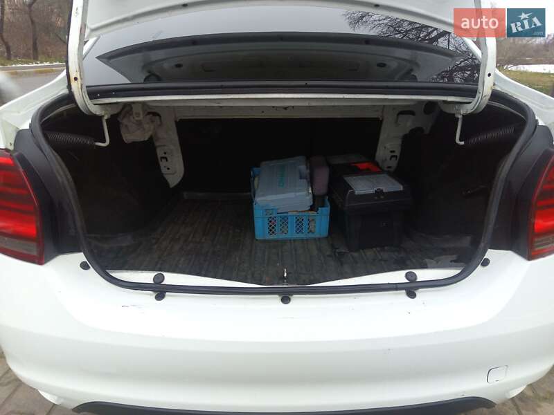 Седан Renault Logan 2017 в Вышгороде