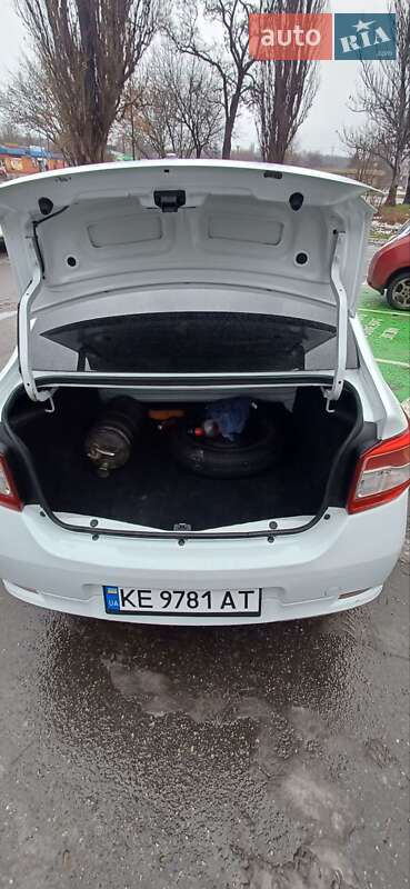 Седан Renault Logan 2016 в Днепре