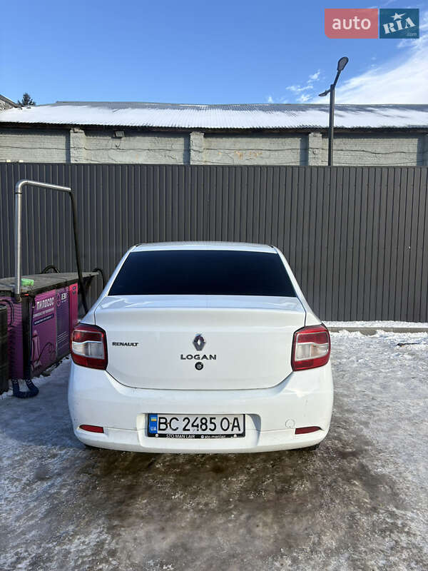 Седан Renault Logan 2016 в Львове