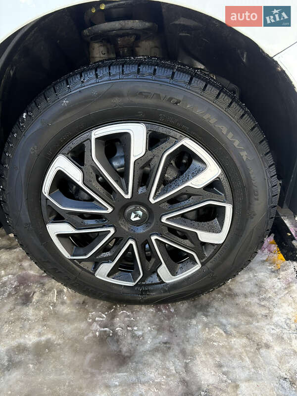 Седан Renault Logan 2016 в Львове