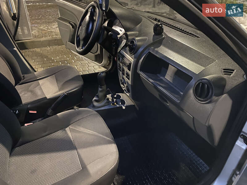 Универсал Renault Logan 2009 в Днепре