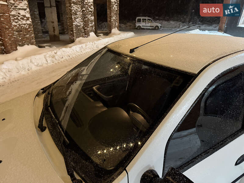 Седан Renault Logan 2011 в Чернигове